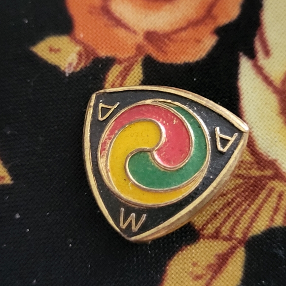 4/$20 🌟Vintage military pin lot - Picture 2 of 7